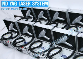 Movilidad del ND YAG de la máquina del laser de Pico del retiro del pigmento alta de la máquina de c4q conmutado del laser para llevar fácil