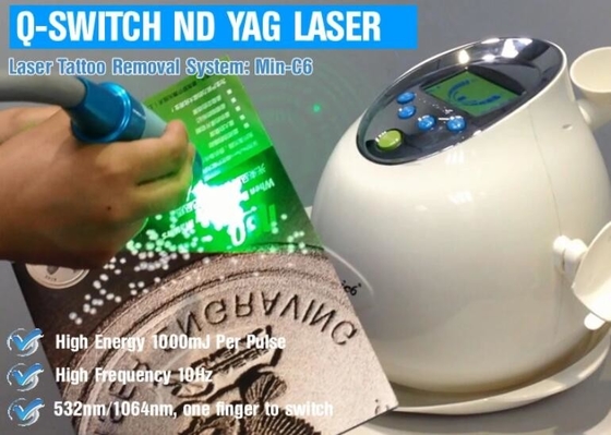 Máquina del laser de Pico del retiro del tatuaje del Nd Yag 1064 nanómetros/532nm anchura de pulso del Ns de la longitud de onda 6