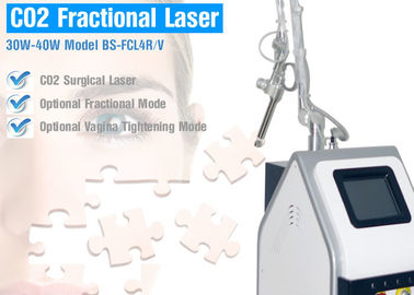 Máquina fraccionaria del laser del CO2 del retiro de topo, máquina del laser del CO2 para las cicatrices del acné